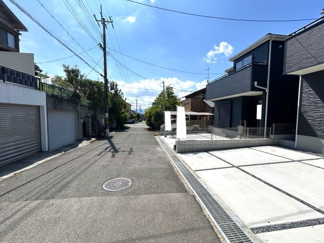 限定２区画新築分譲＆即入居可能！南向き陽当たり良好の４ＬＤＫ☆リーブルガーデン宇治市木幡御蔵山の前面道路含む現地写真|前道道路