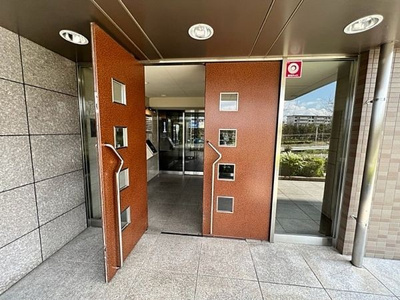 【エントランス】 | グランアークス泉ヶ丘 | 建物の内部です