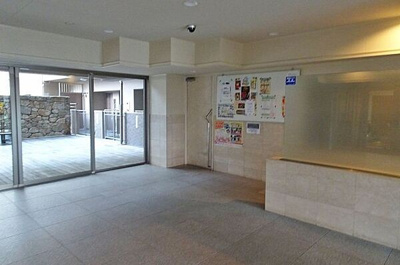 【エントランス】 | グランアークス泉ヶ丘 | ゆとりのあるエントランスです