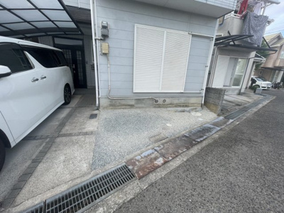 【駐車場】 | 北松尾小・平成8年建築・リフォーム渡し・前道5.4ｍ・和泉市箕形町2丁目 | 前面道路含む現地写真です