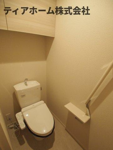 大和高田市大中東町の賃貸マンションのトイレ|コンパクトで使いやすいトイレです