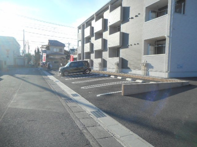 アルコバレノの駐車場