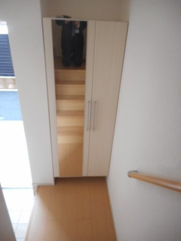 アルコバレノの玄関