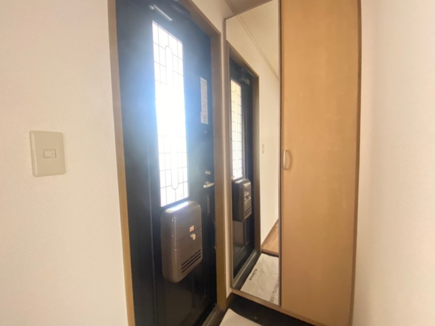 宗像市土穴３丁目のアパートの玄関