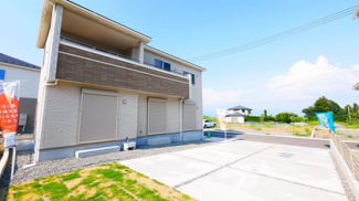 【外観】 | 広々とした南庭。日当たり良好です。