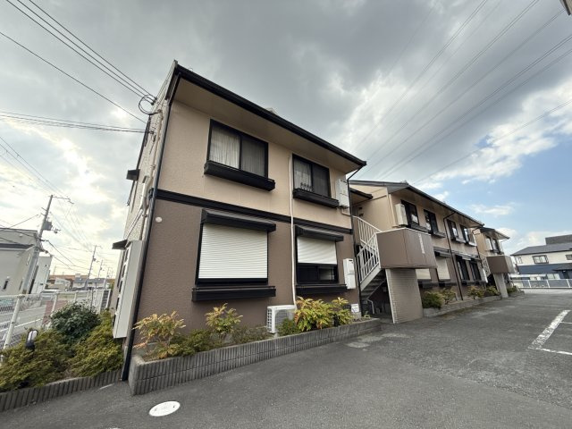 クレスト安室の外観