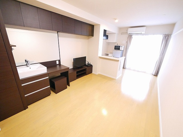 レオネクストコミンチャーレ九条の洋室|コンパクトで使いやすい洋室です