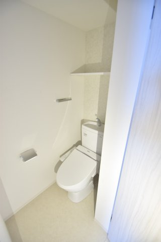 大阪市城東区蒲生２丁目の賃貸マンションのトイレ