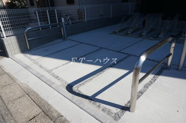 リブリ・幕張Ⅱの駐車場