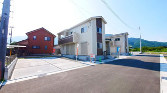 【外観】 | 南アルプス市有野の新築2棟現場 1号棟 オール電化・車4台　土地：205.94ｍ2　建物：110.54ｍ2　完成済み