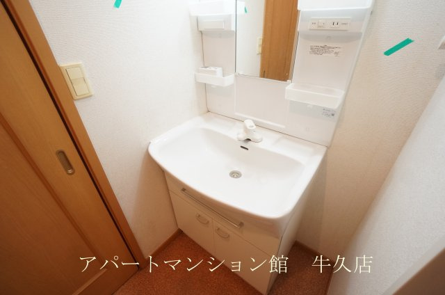 セレッソ参番館の独立洗面台|洗面所