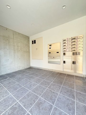 [防音マンション」スカイラシクラス小岩のエントランス|落ち着いたエントランスです