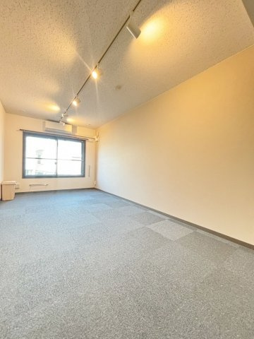 [防音マンション」スカイラシクラス小岩の居間・リビング|防音室は防音床、防音壁、防音天井となっており、まさに楽器を演奏するためにつくられた24時間楽器演奏可能の防音室です