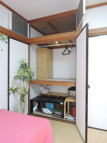 サンホワイトの収納|家具家電食器等全て揃ったお部屋で新生活がすぐにスタートできます【サンホワイト】※写真は202号室