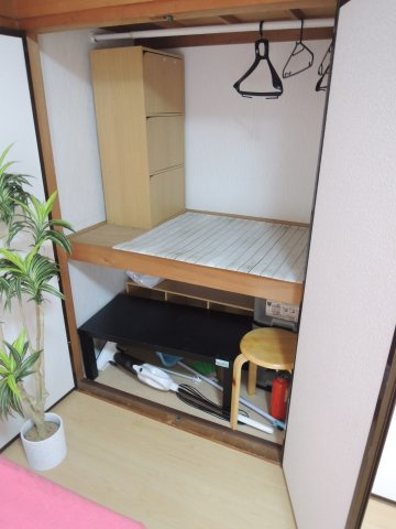 サンホワイトの収納|家具家電食器等全て揃ったお部屋で新生活がすぐにスタートできます【サンホワイト】※写真は202号室