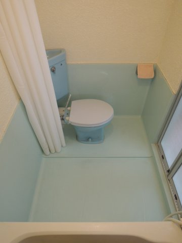 サンホワイトのトイレ|清掃しやすい広めのユニット【サンホワイト】※写真は202号室