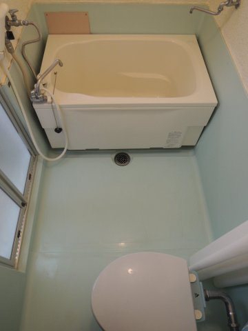 サンホワイトの浴室|清掃しやすい広めのユニット【サンホワイト】※写真は202号室