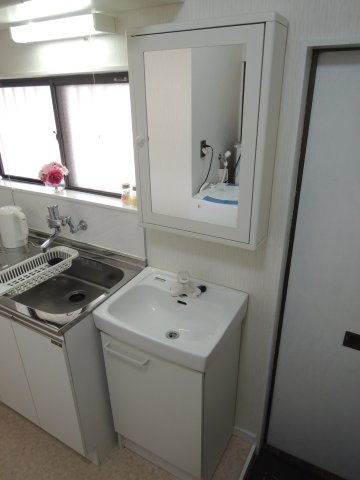 サンホワイトの独立洗面台|あるとうれしい独立洗面台完備【サンホワイト】※写真は202号室