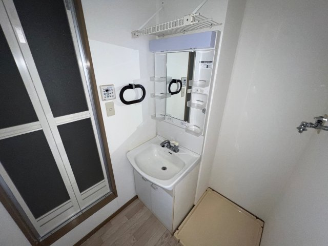 リヴェール中村の浴室