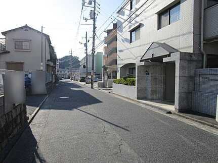 戸坂山崎CO-OPマンションの周辺