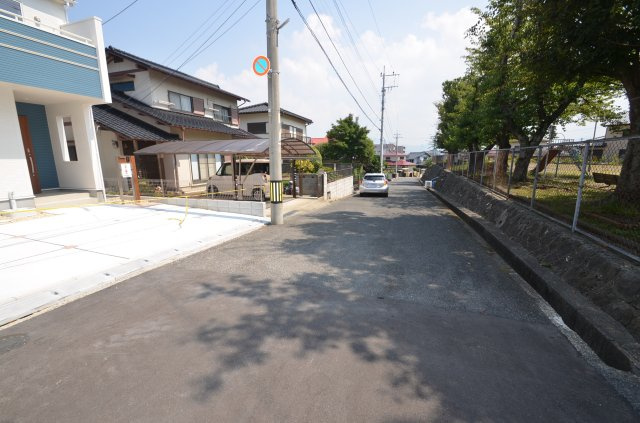 新築住宅　八幡西区日吉台3丁目の前面道路含む現地写真