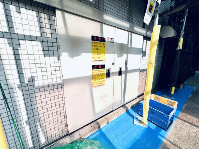 エクレール向島のその他共用部分|ゴミステーション
（外装修繕中）