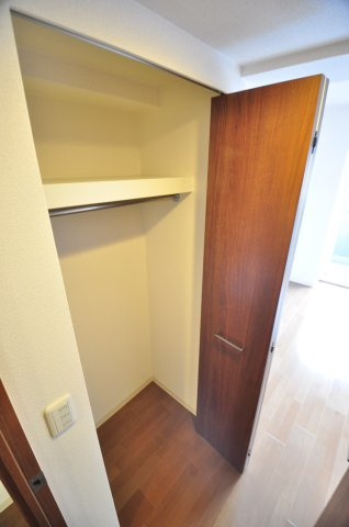 大阪市都島区都島南通２丁目の賃貸マンションの収納