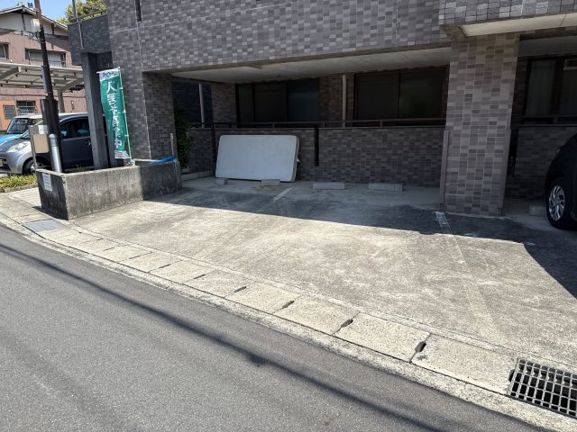 ラメール大塩の駐車場