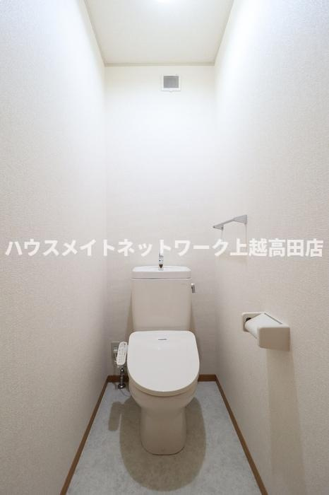 グランシャリオ Ｂのトイレ|温水洗浄暖房便座