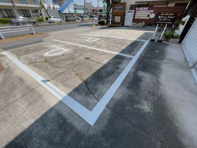 月見加藤店舗の駐車場