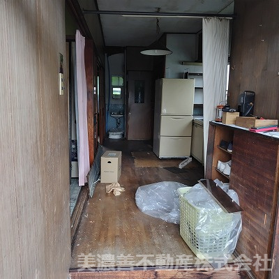 ６３４３０　岐阜市天池事業用の玄関