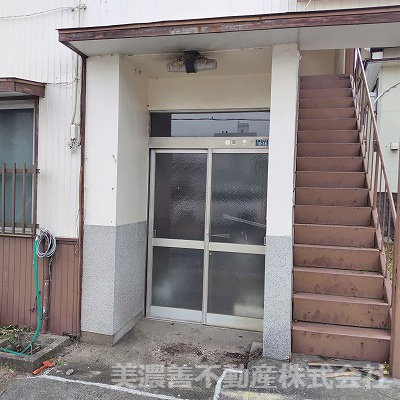 ６３４３０　岐阜市天池事業用の玄関
