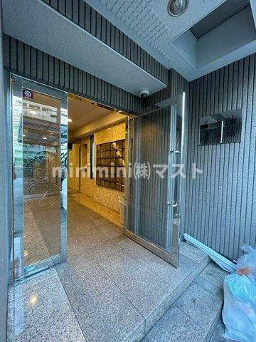 ドエル天満橋のエントランス