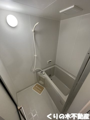 【浴室】 | フレグランス上ノ山　A棟 | 落ち着いた空間のお風呂です