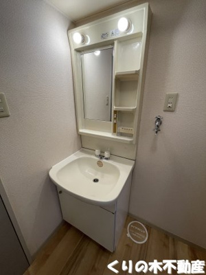 【洗面所】 | フレグランス上ノ山　A棟 | 広い洗面スペース