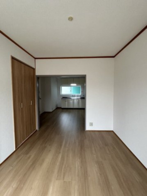 【洋室】 | ファミリー春 | 突っ張りカーテンレールなどで仕切ると、お部屋の雰囲気も自由に変えることができます！