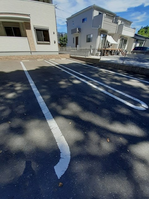 メゾンド　道の駐車場|駐車スペースもあります☆