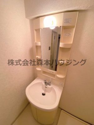 【独立洗面台】 | 　門真グランドハイツ | 独立洗面台で身支度をすべて済ませてしまいましょう