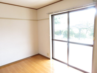 【居間・リビング】 | メゾンドアーサⅥ | 1階洋室