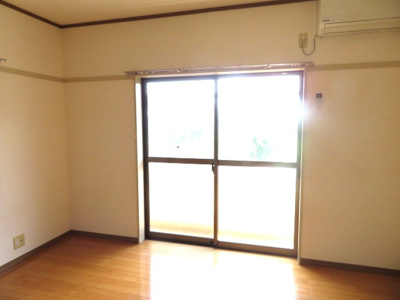 【洋室】 | メゾンドアーサⅥ | 2階南洋室