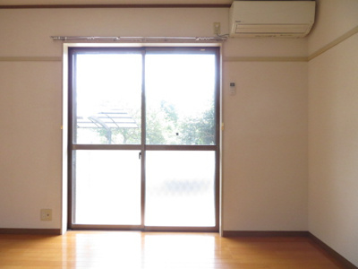 【居間・リビング】 | メゾンドアーサⅥ | 1階洋室