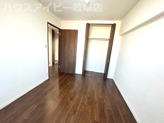 【洋室】 | ファミール茜部4階部分！生活しやすい環境整っております♪水回りすべて新品交換！ | ファミール茜部4階部分！生活しやすい環境整っております♪水回りすべて新品交換！