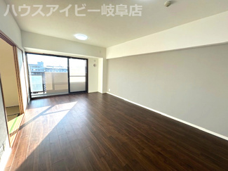 【居間・リビング】 | ファミール茜部4階部分！生活しやすい環境整っております♪水回りすべて新品交換！ | ファミール茜部4階部分！生活しやすい環境整っております♪水回りすべて新品交換！