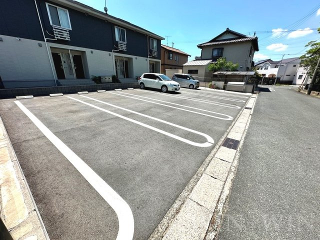 アぺーゴ Aの駐車場