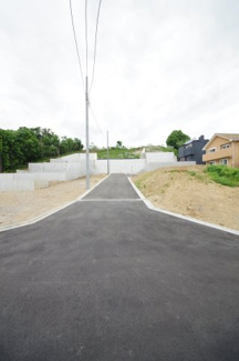 【前面道路含む現地写真】