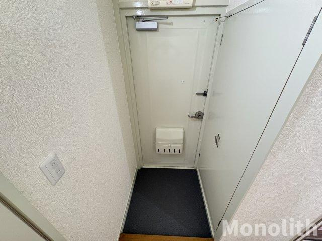 津久野南６号棟の玄関