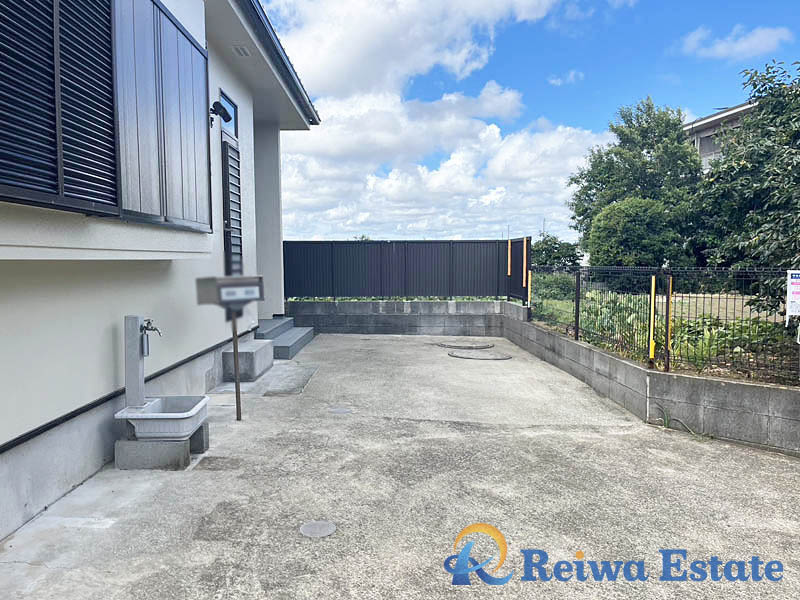 中古戸建　高座郡寒川町小動の駐車場