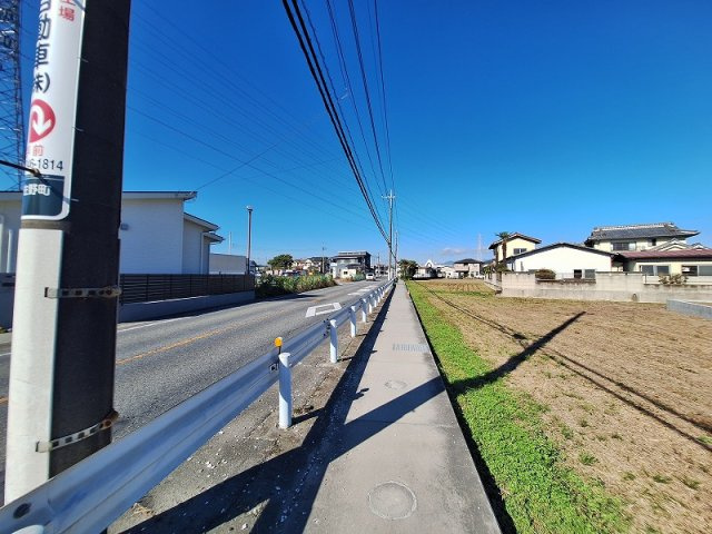 高崎市下佐野町売土地 ①号地の前面道路含む現地写真