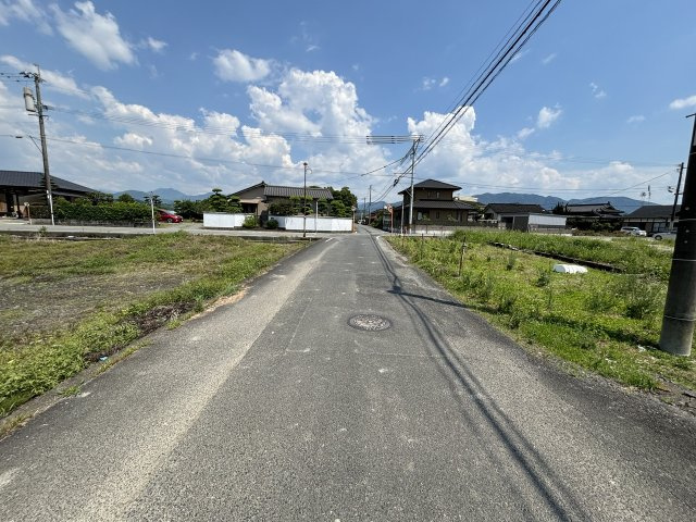 売土地　氷川町島地の前面道路含む現地写真