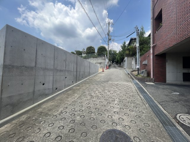 【前面道路含む現地写真】 | 箕面市箕面２丁目　土地　１号地